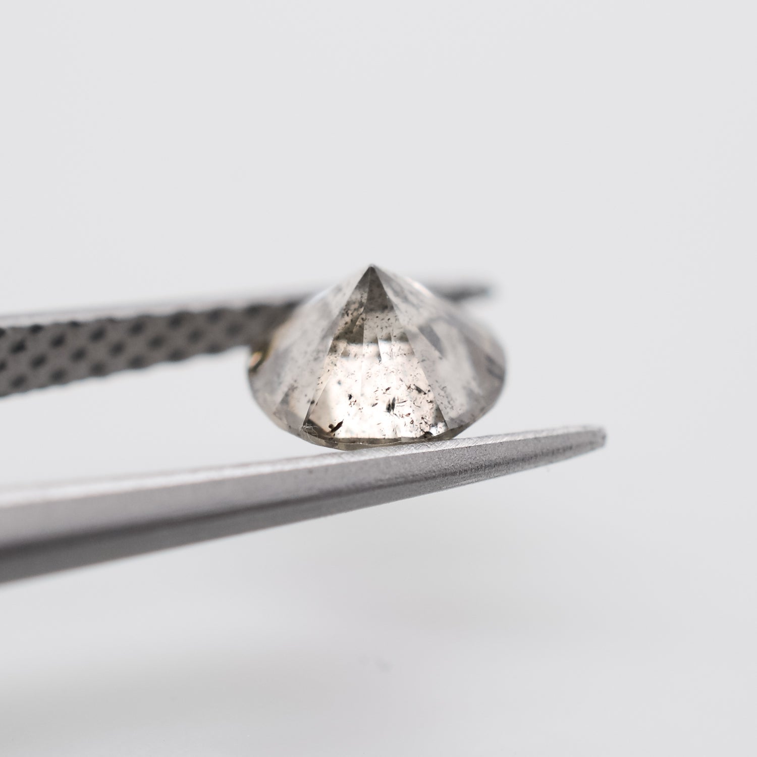 0.65ct Round Brilliant Cut Loose Salt & Pepper Diamond - Malleable Jewellers