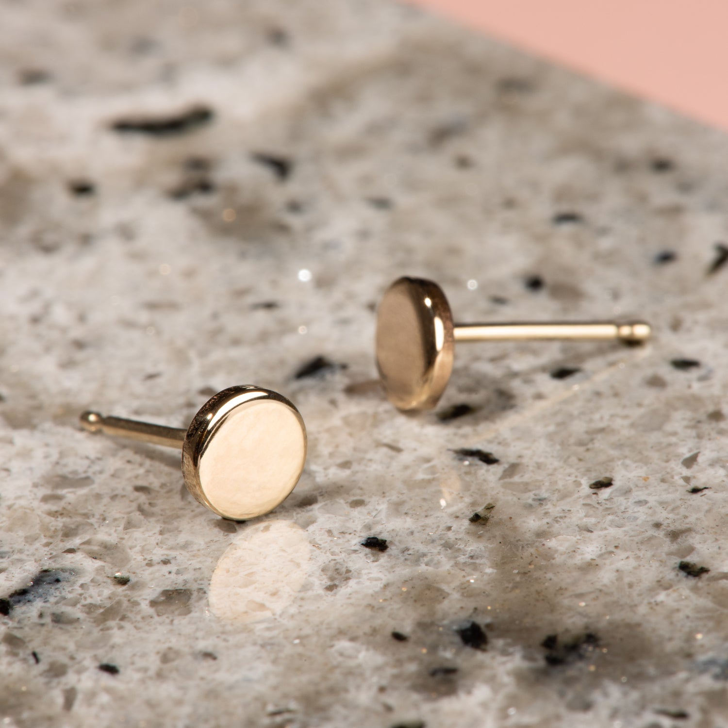 Circle Studs in Yellow Gold - Malleable Jewellers