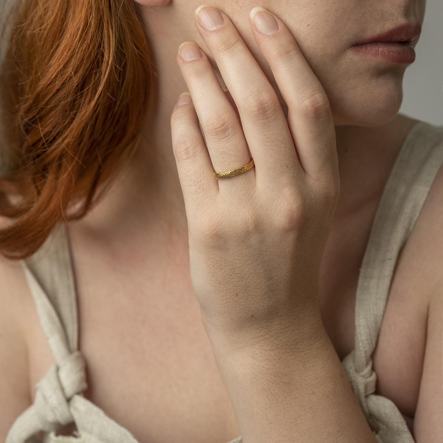 Cross - Hatched Ring in Yellow Gold - Malleable Jewellers