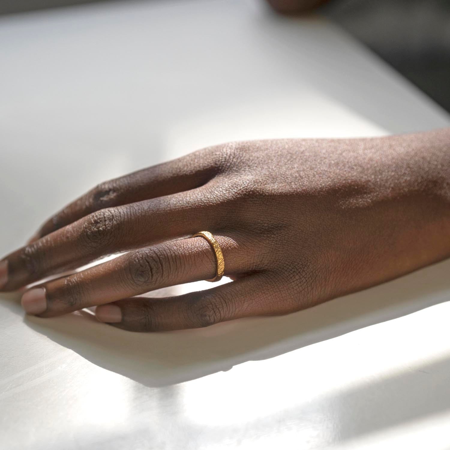 Cross - Hatched Ring in Yellow Gold - Malleable Jewellers
