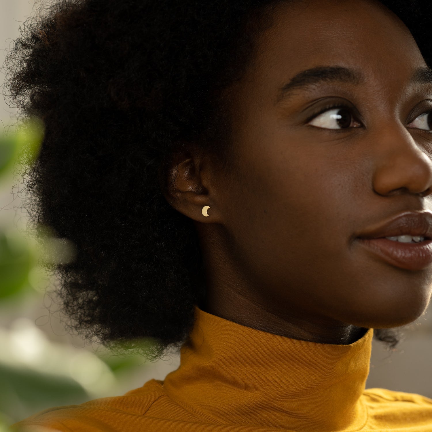 Half Moon Studs in Yellow Gold - Malleable Jewellers