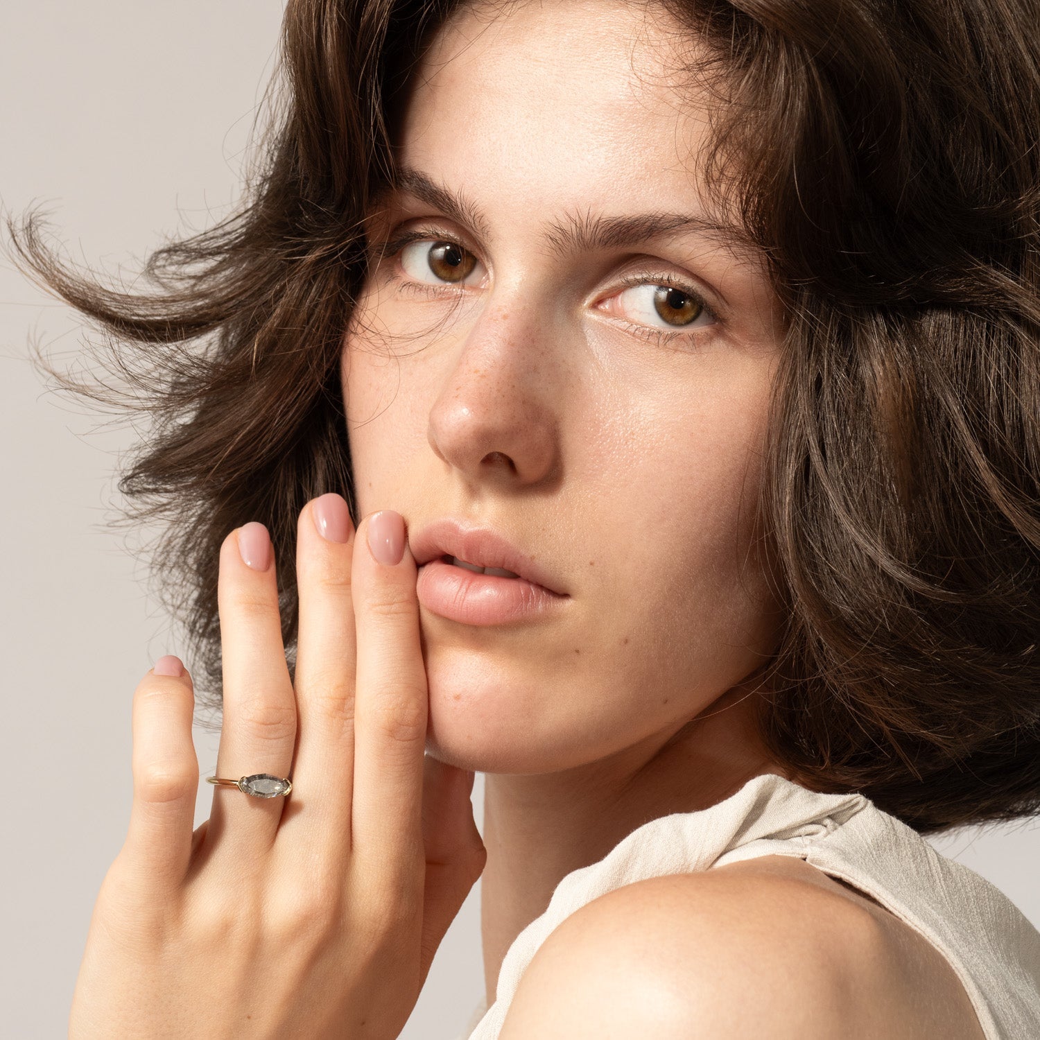 Salt & Pepper Plateau Solitaire - Malleable