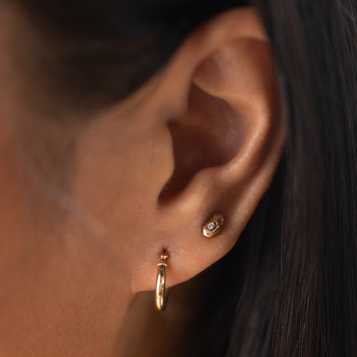Small Lever Back Hoops in Yellow Gold - Malleable Jewellers