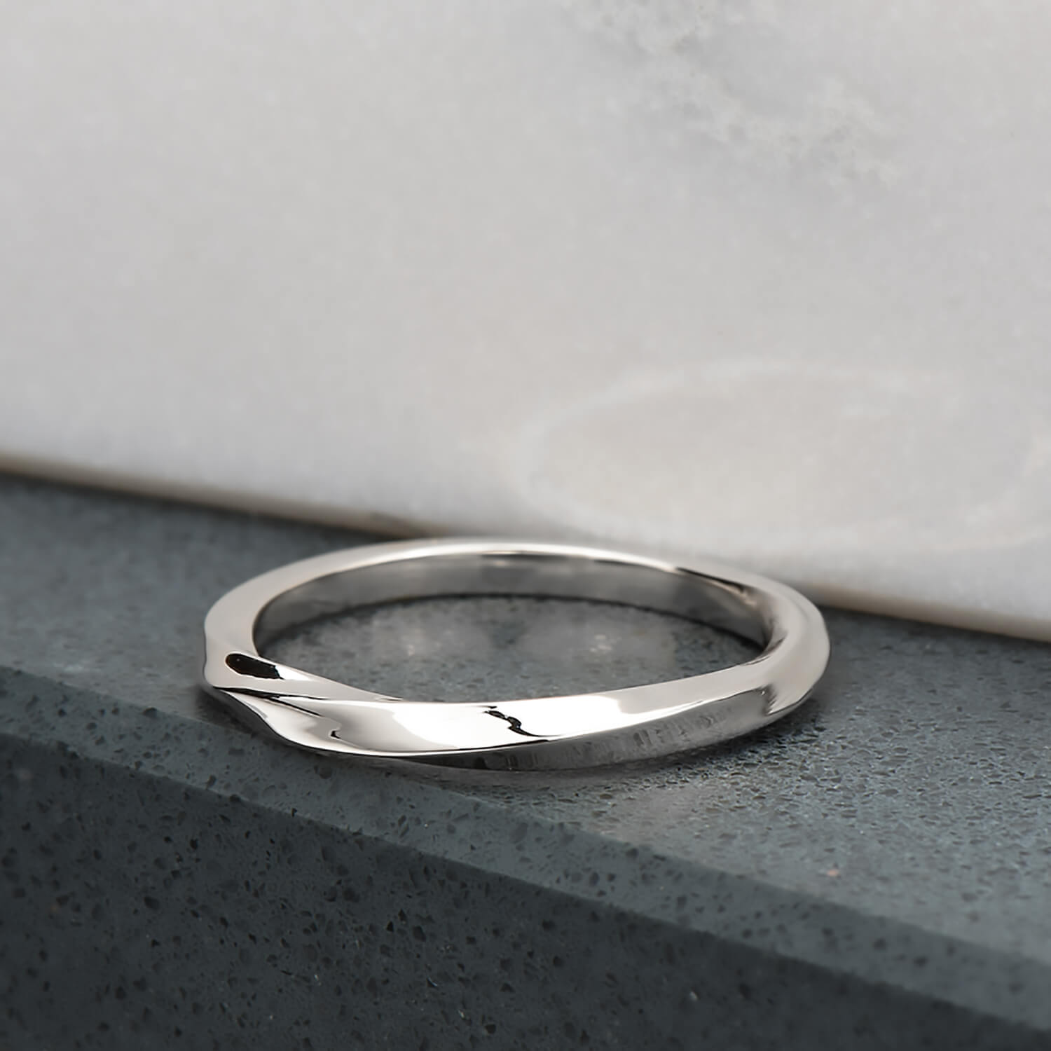 Twist Ring in White Gold - Malleable Jewellers