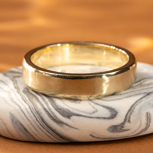 Brushed Bevelled Ring in Yellow Gold