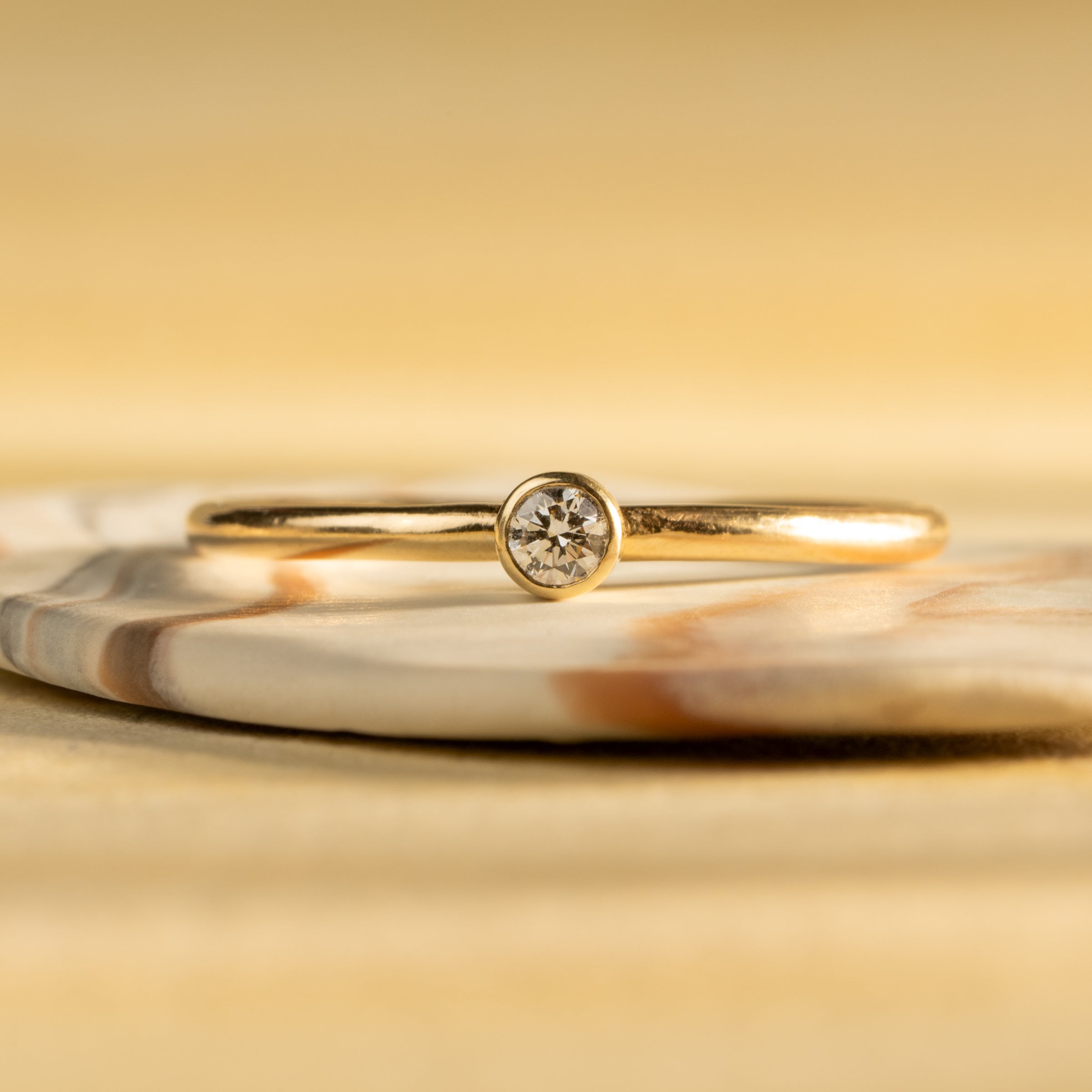 Solitaire Star Ring in Yellow Gold