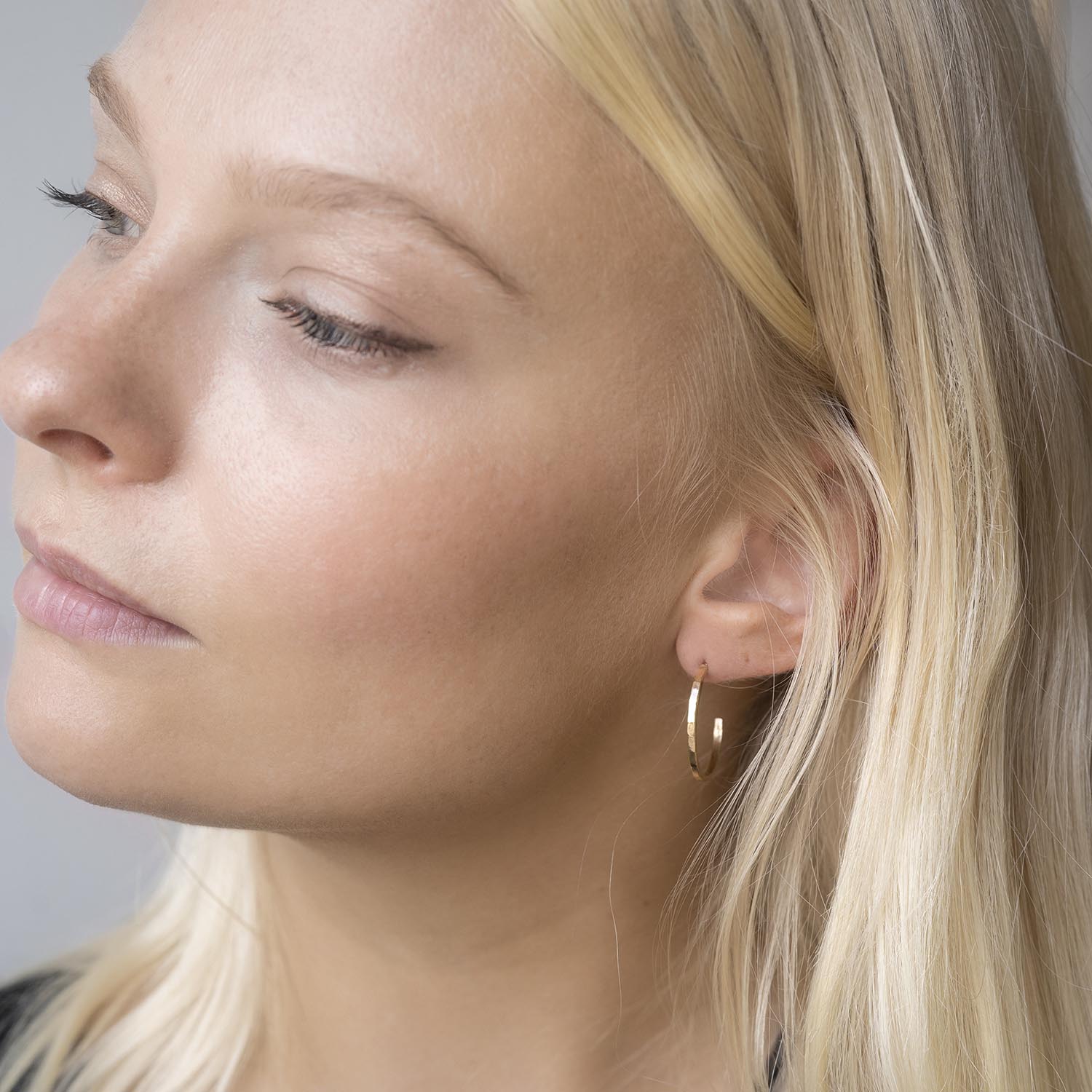 Flash Hoops in Yellow Gold - Malleable Jewellers