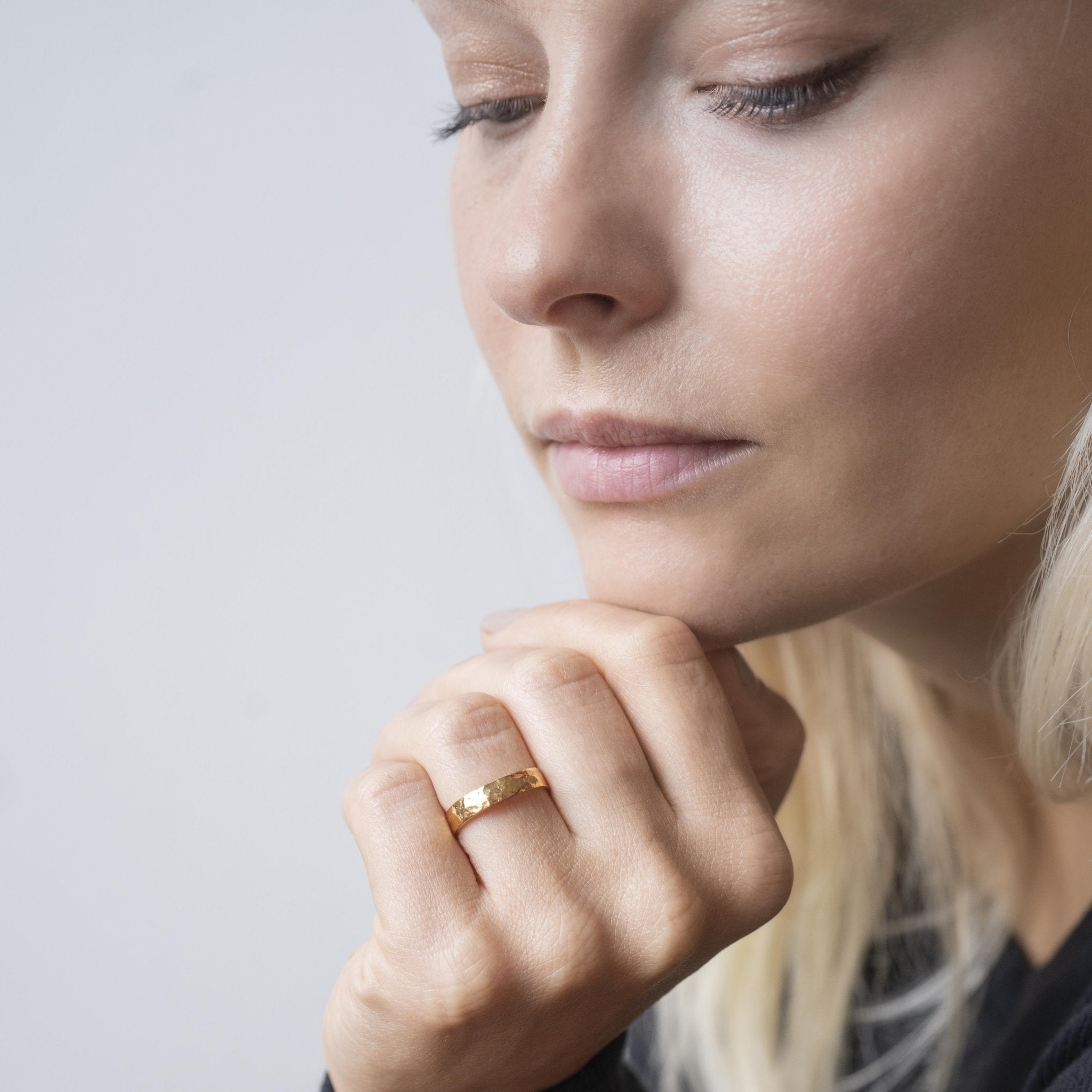 Hammer Finished Band Ring in Yellow Gold - Malleable Jewellers