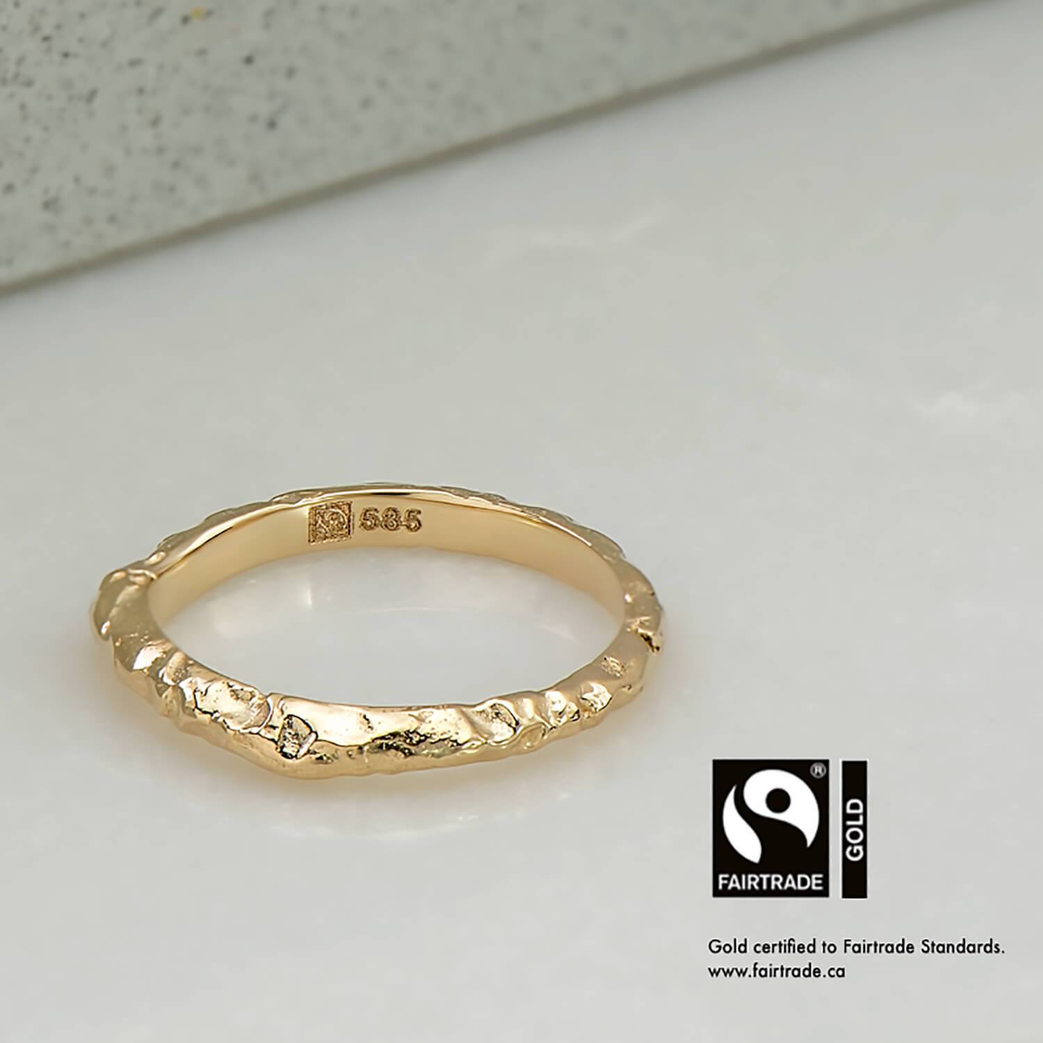 Pillar Ring with Fairtrade Certified Gold - Malleable Jewellers