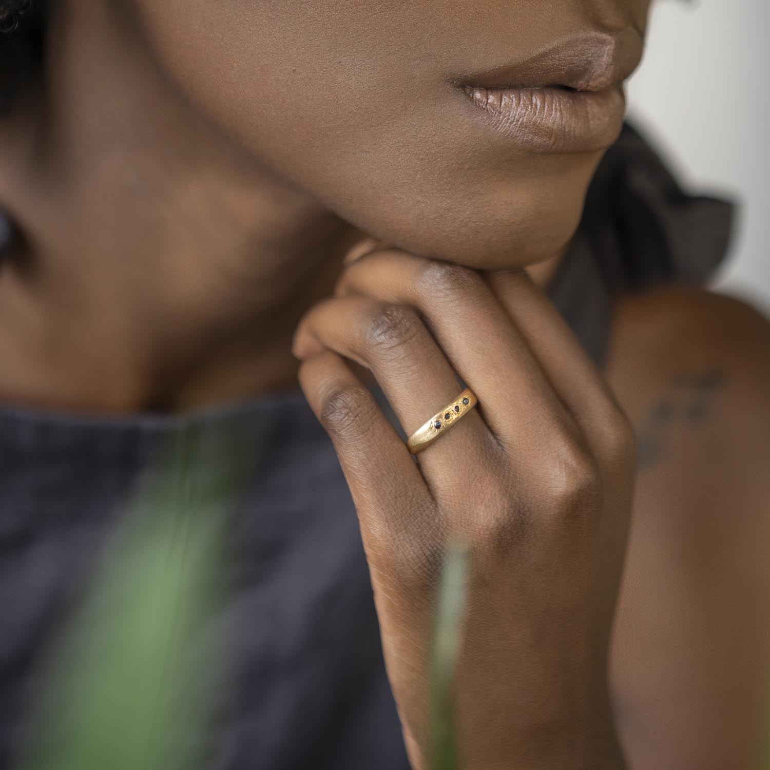 Sapphire Signet Ring in Yellow Gold - Malleable Jewellers