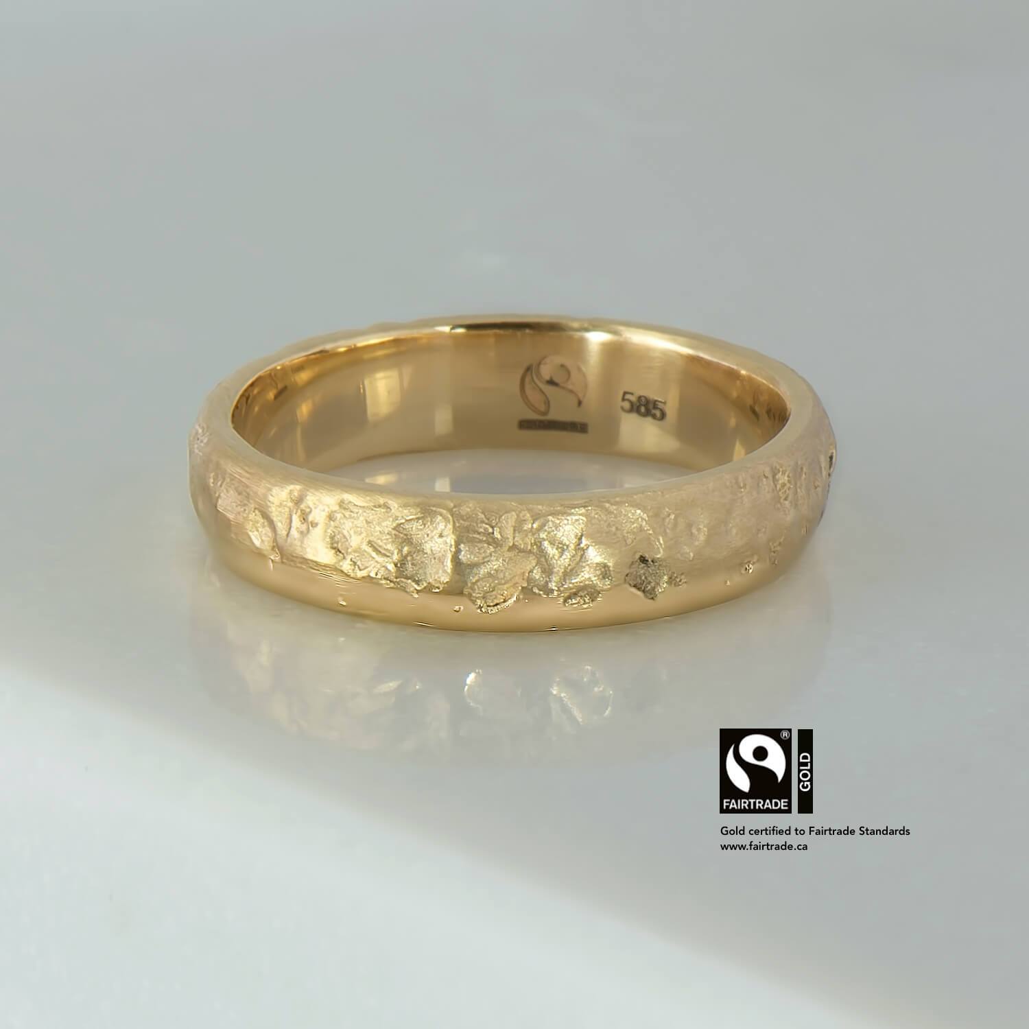 Shore Ring with Fairtrade Certified Gold - Malleable Jewellers