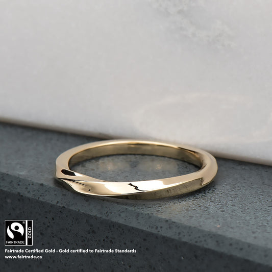 Twist Ring in Fairtrade Certified Gold